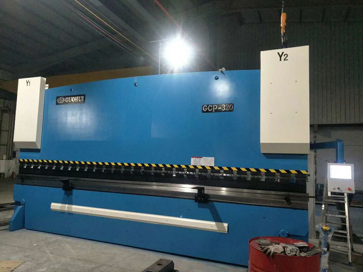 感謝佛山唐總惠購我司6米數控折彎機