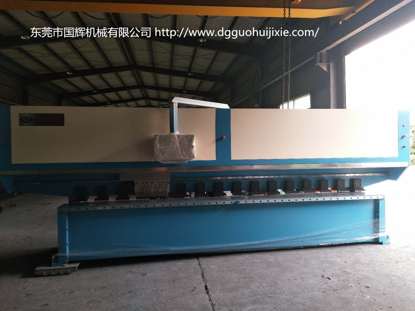 國輝刨槽機裝車發往寧波